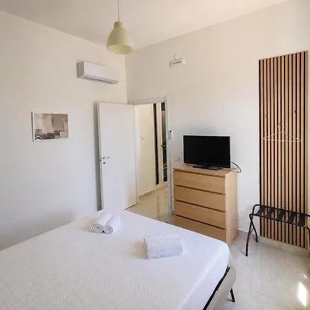 Etnera 3*
